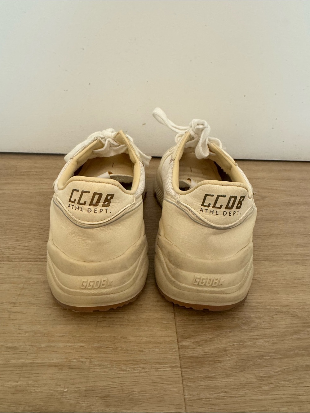 Golden Goose Cream Running Sneakers - Picture 3 of 7